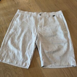Travis Mathew Men's Size 34 - Shorts